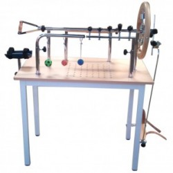 Table à main chromée avec pédale pour la récupération des membres inférieurs