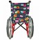 Fauteuil roulant pliant pour enfants. Grandes roues.